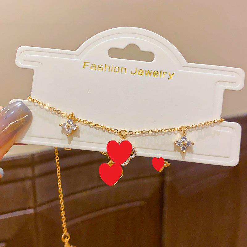 Браслет с цветами и ромбами из циркона: Элегантные ручные украшения в стиле легкой роскоши для женщин