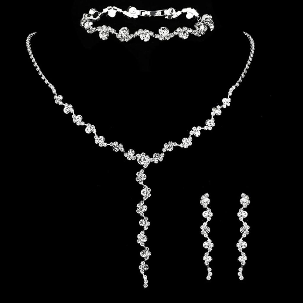 4 Pieces of Women's European and American Fashion Zircon Set, Rhinestone Necklace, Bracelet, Earrings, Bride's Wedding Dress Ac