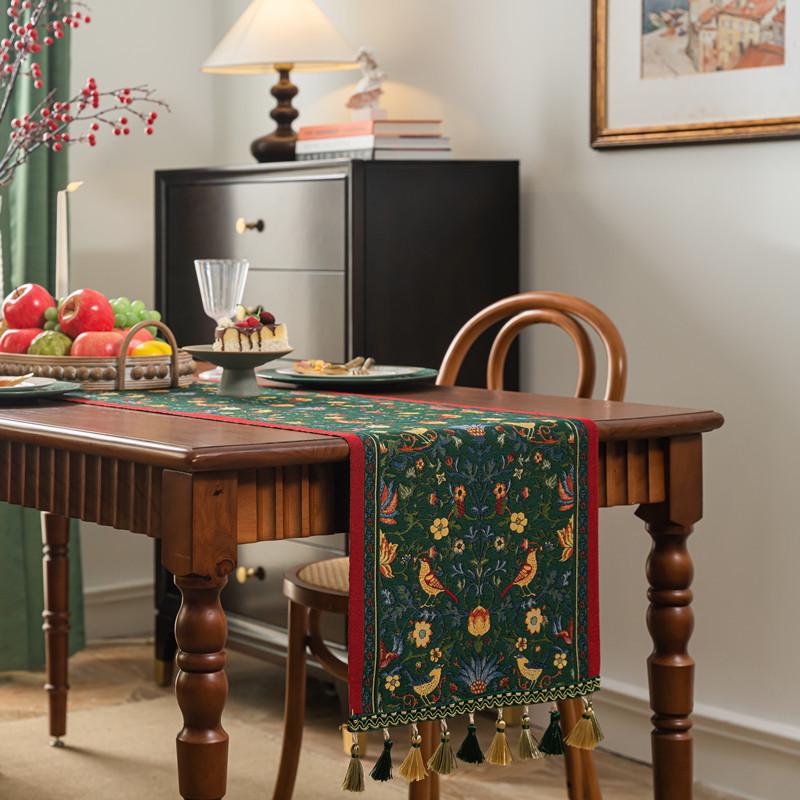 American Retro Jacquard Magpie Flower Tassel Table Runner/Bed End Polyester
