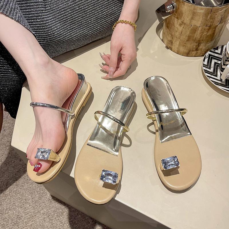 Rhinestone Sandals Toe Pigeon Eggs 2025 New Word with Casual Women's Slope Heel Beach Slippers Women