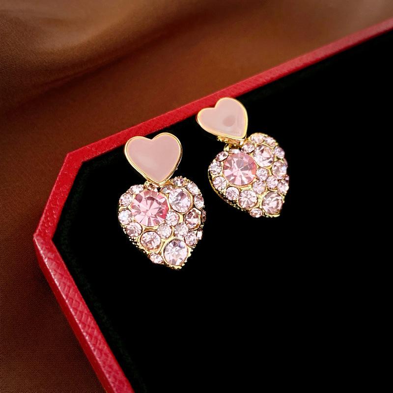 

Real Gold Electroplated Silver Needle with Diamonds, Dripping Oil Love Earrings, Korean Light Luxury Temperament Earrings, Exquisite Niche Earrings.