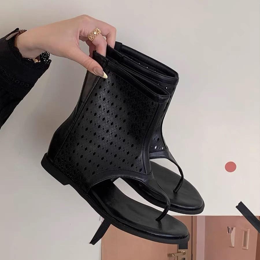 New niche hollow toe short tube Roman women's cool boots pinch sandals women's summer flat