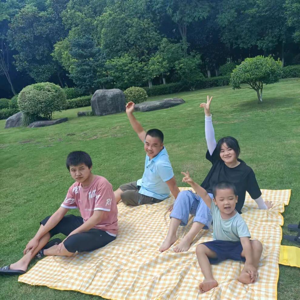Portable Waterproof Picnic Mat Outdoor Use Foldable Sandproof With Machine Washable Durable Fabric Large Size Blanket For Camping Beach Travel Multi