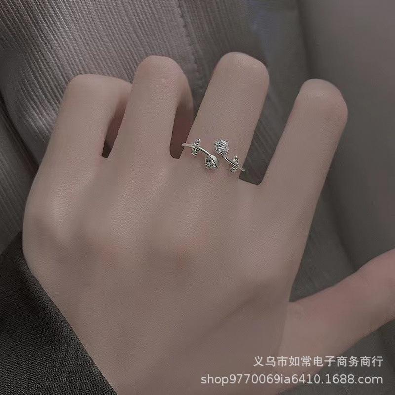 [Copper Products] Diamond-Encrusted Zircon Niche Design Opening Simple Ring Ring Woman