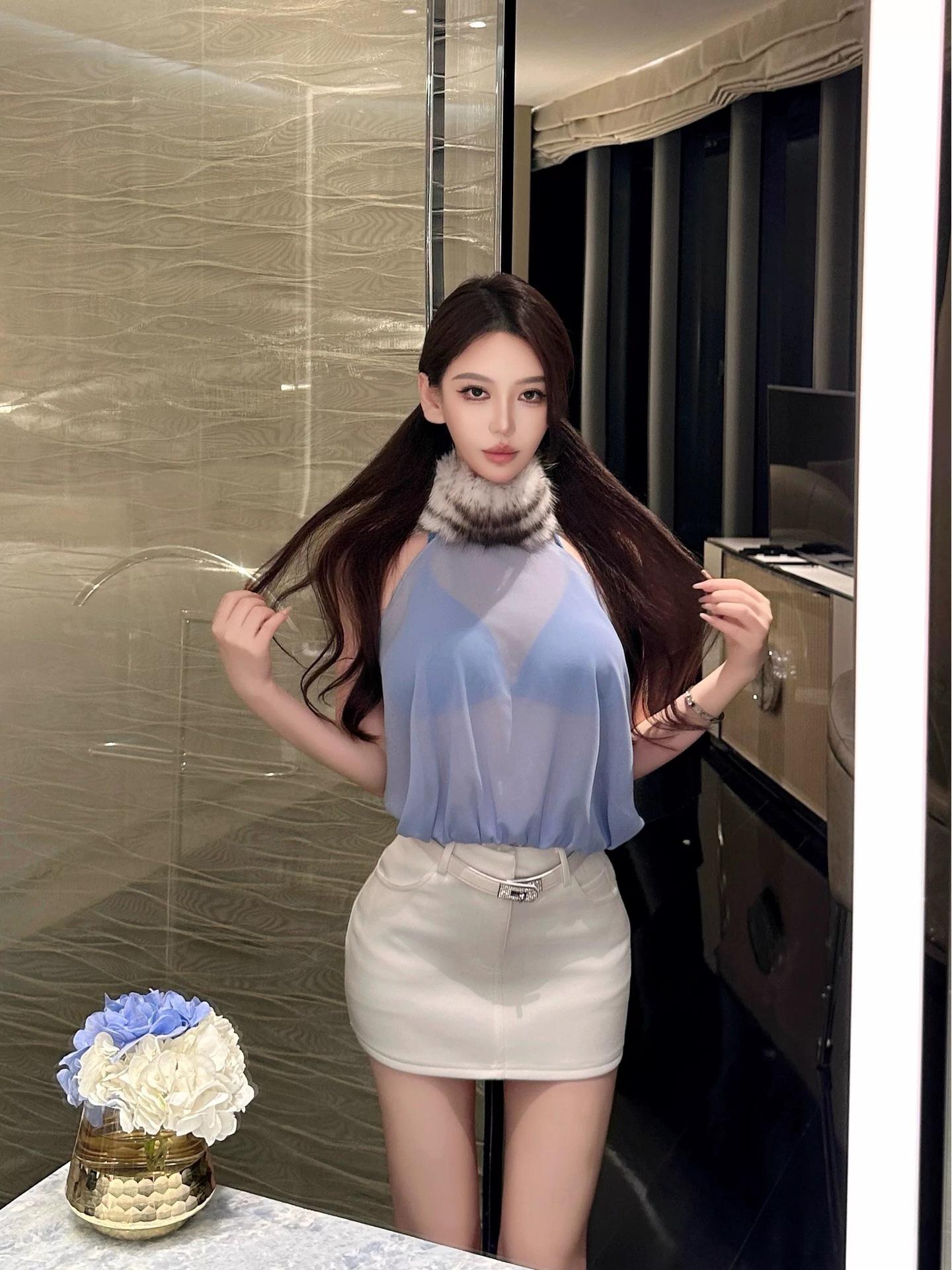 Blue Fur Halter Neck Camisole - Sexy, Slimming, Backless Style Small синий