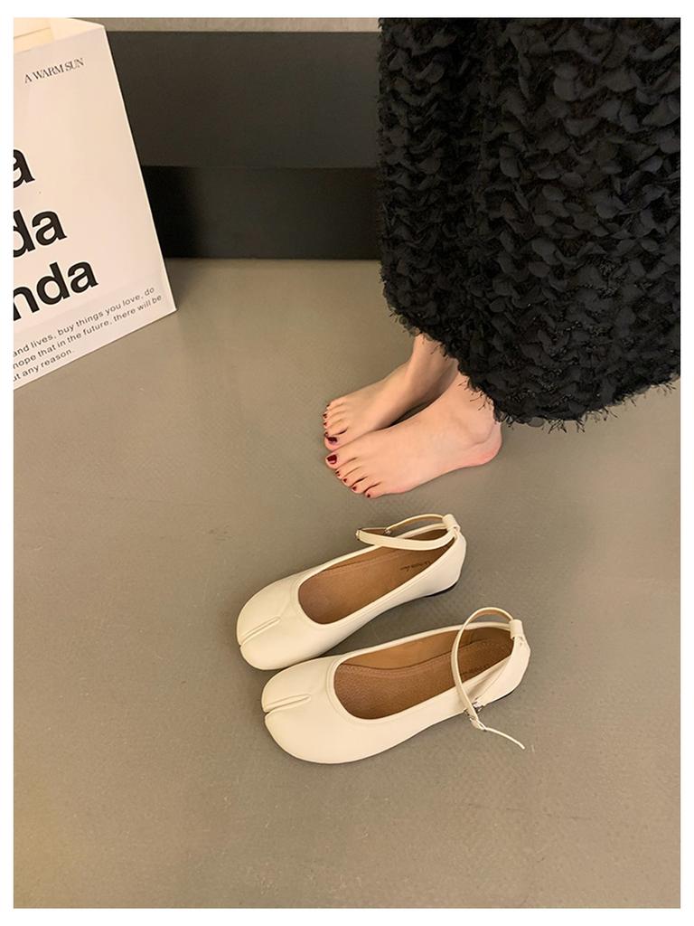 2025 New Spring Flats Tabi Ninja Shoes Women Fashion Vintag Split Toe Ballet Comfy Flat Ballerina Soft Casual  Ankle Strap Mujer