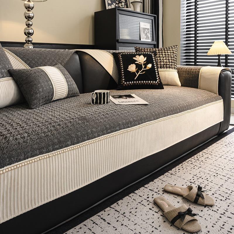 

New Comfortable Dream Chenille Sofa Cushion Universal In All Seasons Simple Modern Non-Slip Sofa Cover Backrest Towel 70*70cm