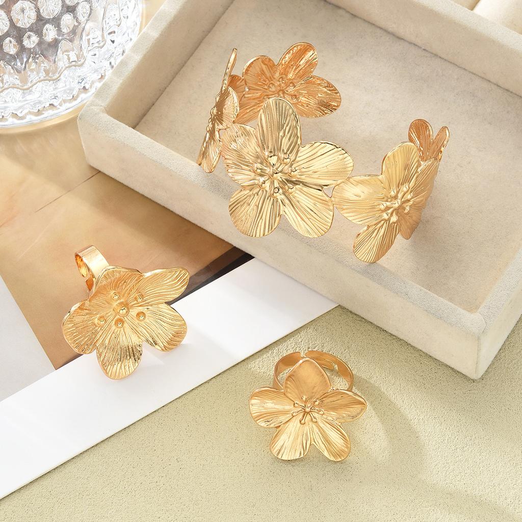 3Pcs/Set Fashion Metal Large Flower Splicing Bracelet for Women Trend Open Flowers Bangle Rings Sets Party Holiday Jewelry Gifts