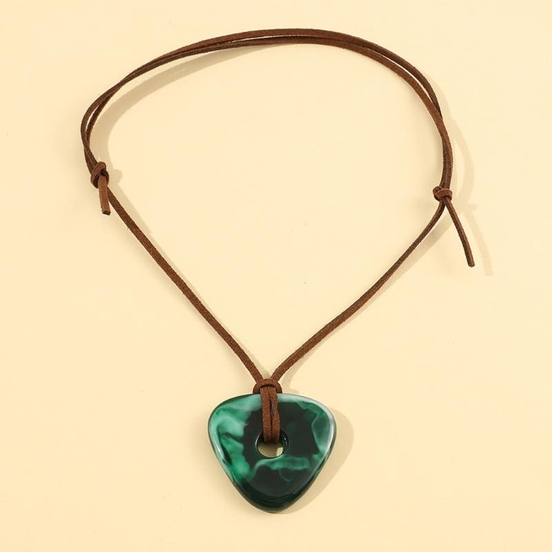 Resin Coraline Stone Necklace Chain Pendant Green Stone Necklace Triangles Charm Rope Chain Halloween Jewelry Accessory