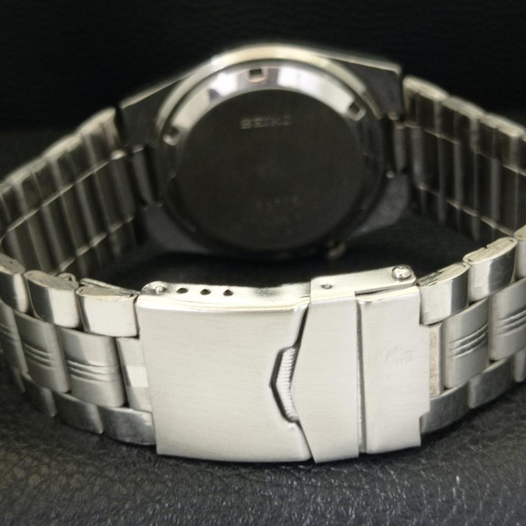 GENUINE VINTAGE SEIKO 5 AUTOMATIC 7009A JAPAN MENS SILVER DIAL WATCH a701672-5 R206c-a701672
