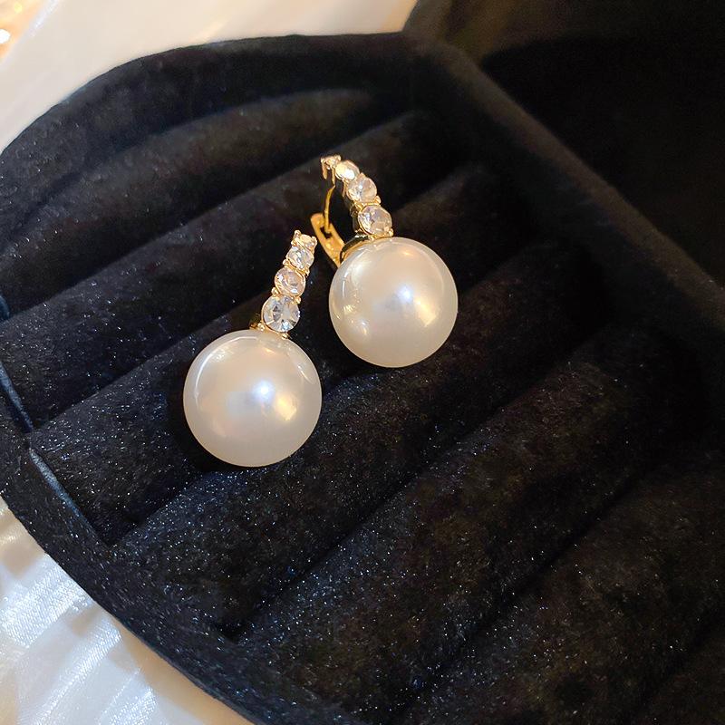 2024 New Elegant White Flower Cluster Pearl Ball Pendant Hoop Earrings Women's Fashion Zircon Party Luxury Accessories Girls