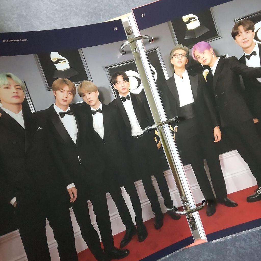 [USED] BTS "Memories of 2019" binder cover and photo book