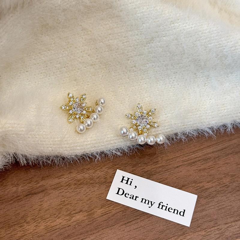 Cold wind super flash zircon snowflake fireworks stud earrings temperament versatile earrings earrings