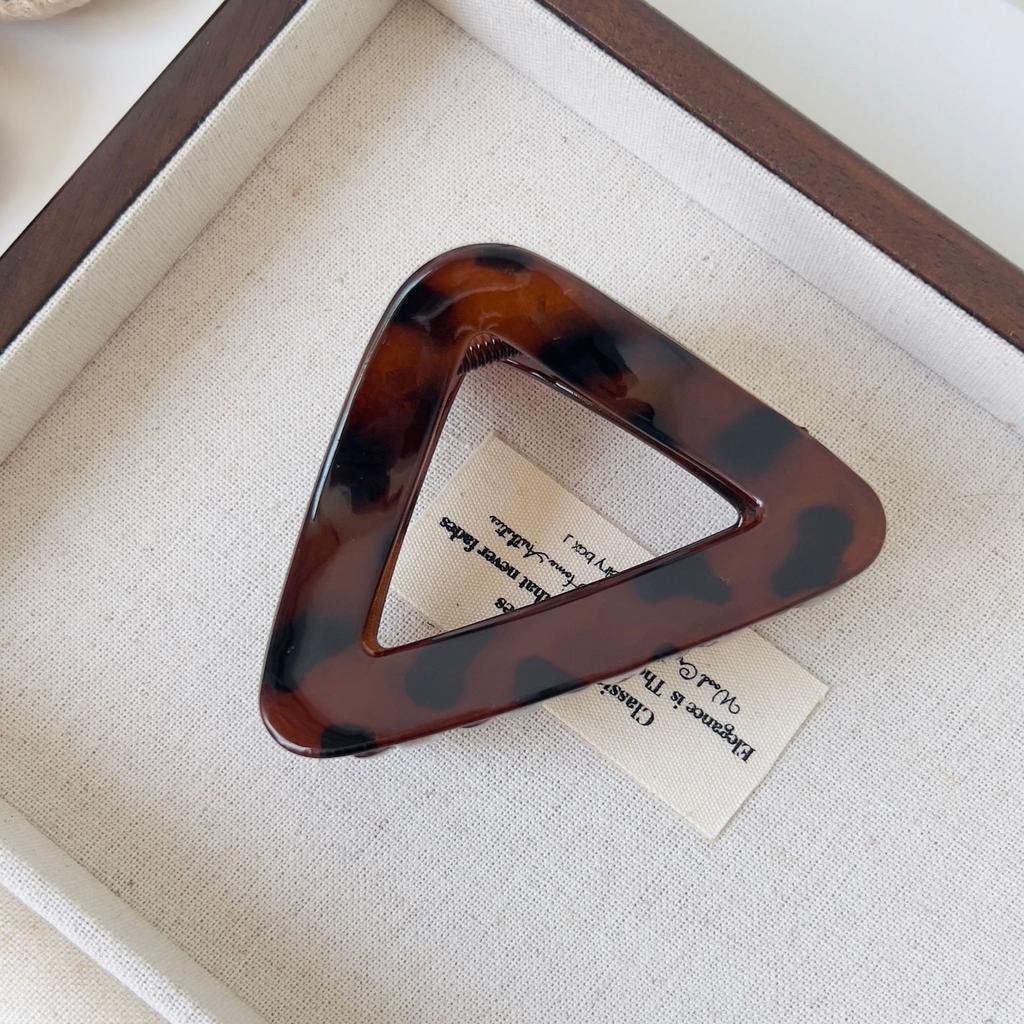 French Style Hair Claw Clips for Women Retro Leopard Print Hair Clip Hairpins Elegant Shark Clip Barrettes Crab Clamp Headwear