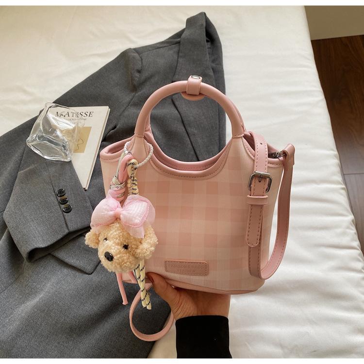 2025 New Fashion Versatile Shoulder Crossbody Bag Premium Underarm Temperament Plaid Hand Bag Bucket Bag