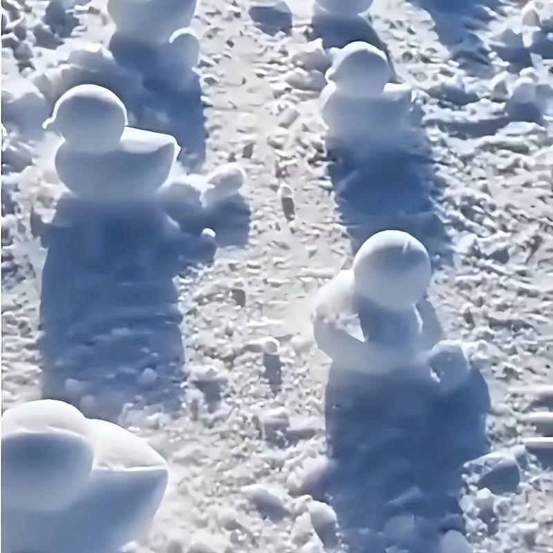 4pcs Snowball Maker Duck Snowman Heart Shape Snow Toy with Ergonomic Handle Winter Snowball Fight Maker Tool Clip