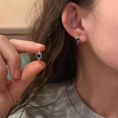 Retro Black Oil Dripping Heart-shaped Ear Buckle Simple Geometric Circular Plain Ring Earrings