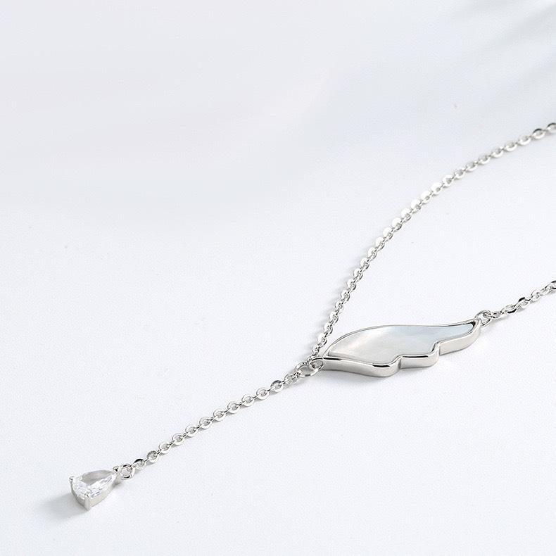 Collier porte-bonheur à quatre feuilles pour femme en été, pendentif coréen simple pour chaîne de clavicule de niche tout-match