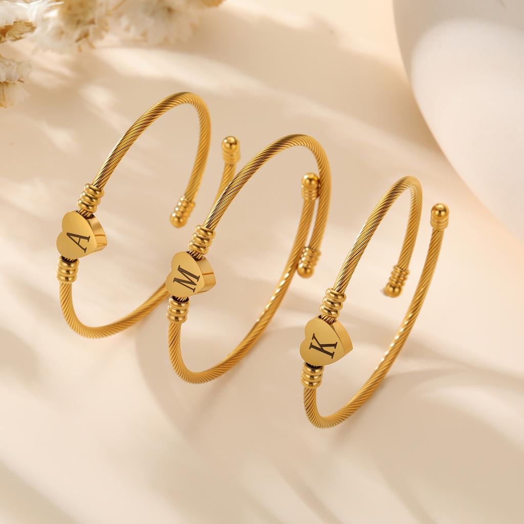 Damenarmband mit 26 Buchstaben und Herzdesign - Einzigartiger und hochwertiger Stil