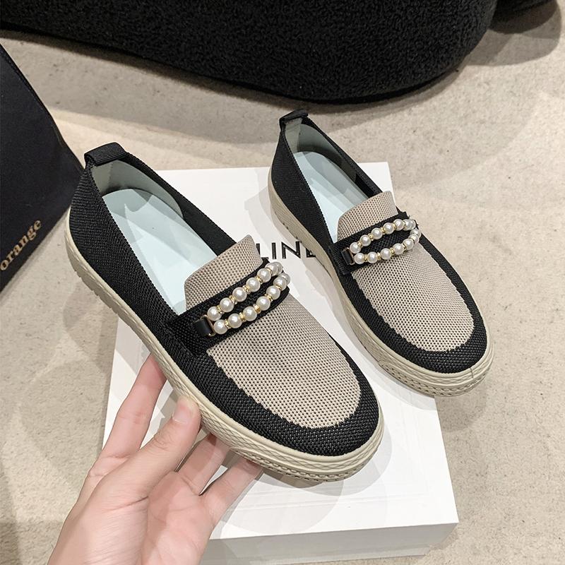 

Женская обувь на весну, лето и осень. Новые цветные повседневные тканевые туфли. Туфли принцессы на плоском каблуке с жемчужной пряжкой.