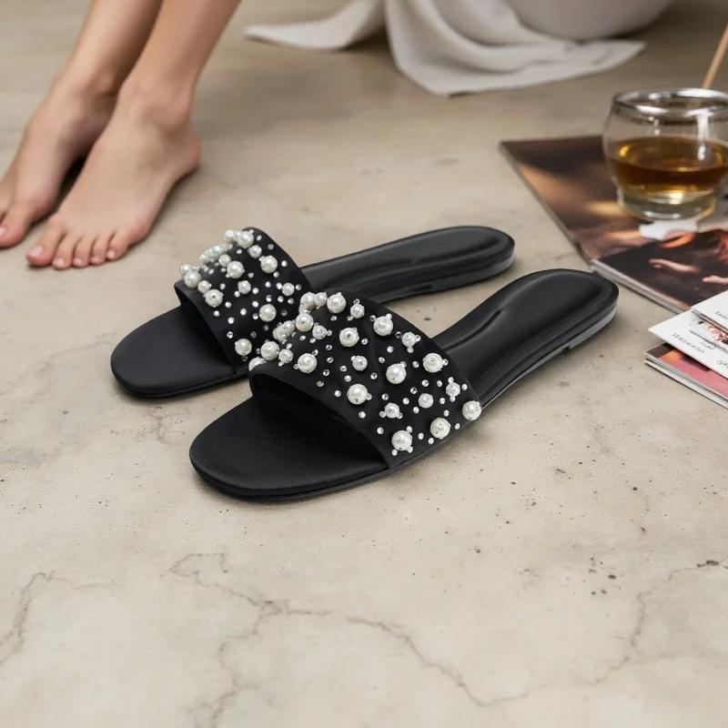 Fashion Sparkling White String Bead Decorative Women Slippers Luxury Pearl Design Peep Toe Slide Sandals Summer Comfortable Flat Sandals