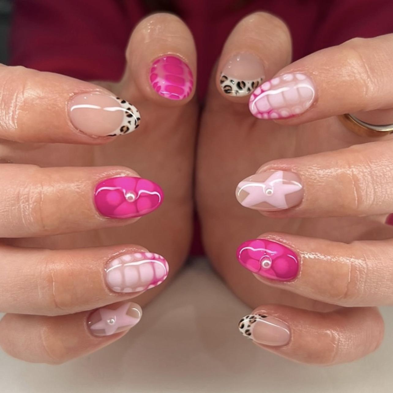 Rose Red Floral Detachable Short Almond False Nails with Star Accents