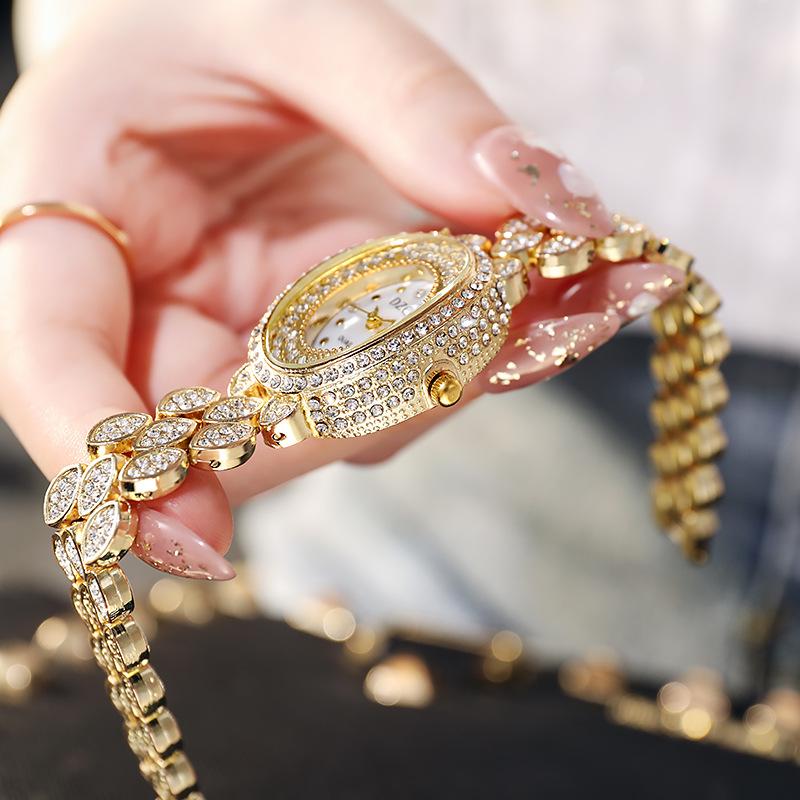 CQ219 Fashionable Women Watch with Diamond Studded Oval Bracelet Quartz Watch Light Luxury Clock Gift Watches for Woman