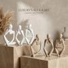 Moderne Der Denker Statue Sandfarbe Schreibtisch-Display-Ornamente Lese-Dekor