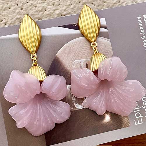 Elegant Women Men Fashion Classic Crystal Pendant Earrings For Women Girls Vintage Palace Style Gorgeous Ear Rings Jewelry