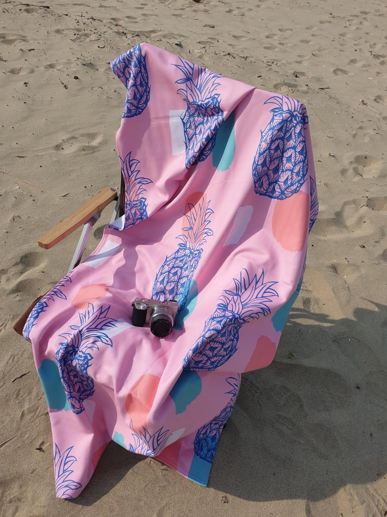 Inseutei Sand-Free Beach Towel