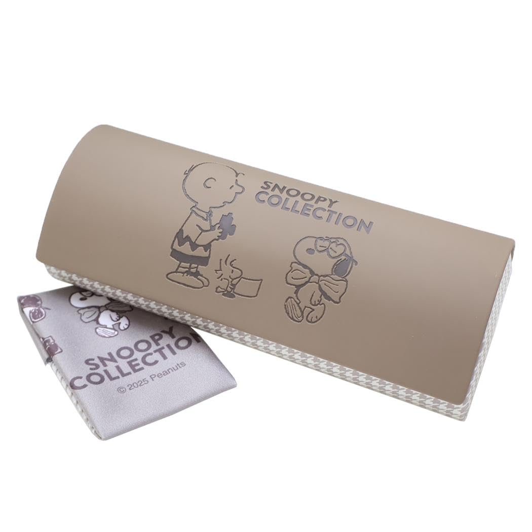 

Snoopy Glasses Case with Cloth Fashion Show Snoopy