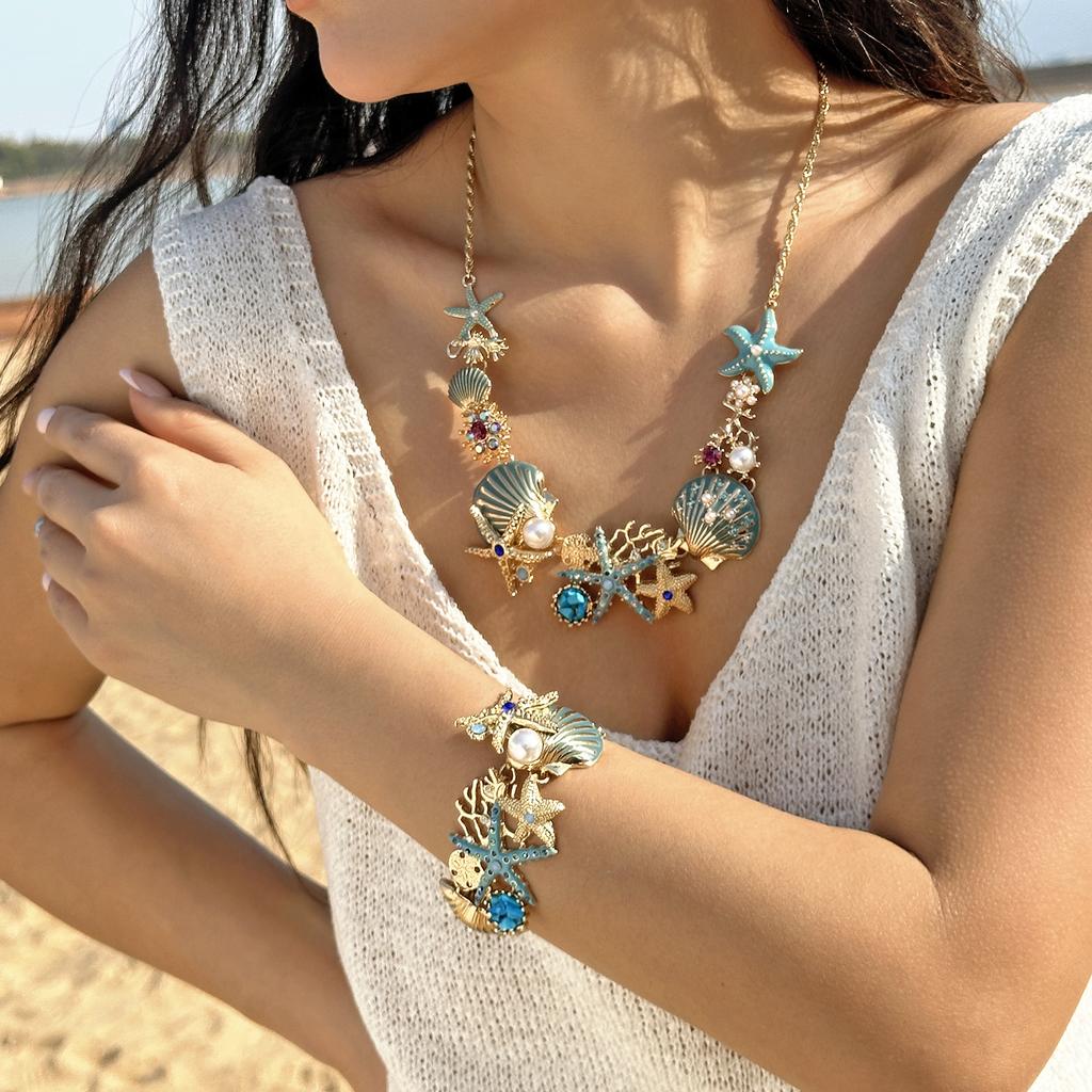 Exaggerated Metal Starfish Shell Pearl Necklace for Women Summer Ocean Coral Scallop Pendant Necklace Boho Beach Jewelry Gift