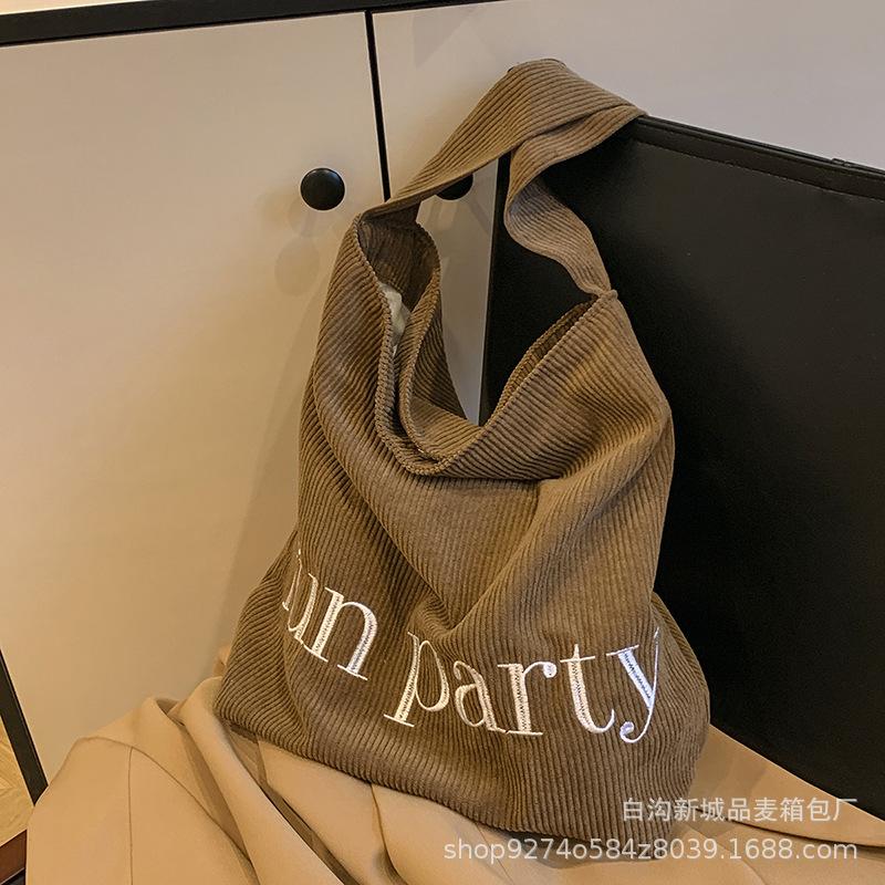 

Corduroy canvas bag women s 2025 new trendy retro casual tote bag Korean shoulder bag niche underarm bag