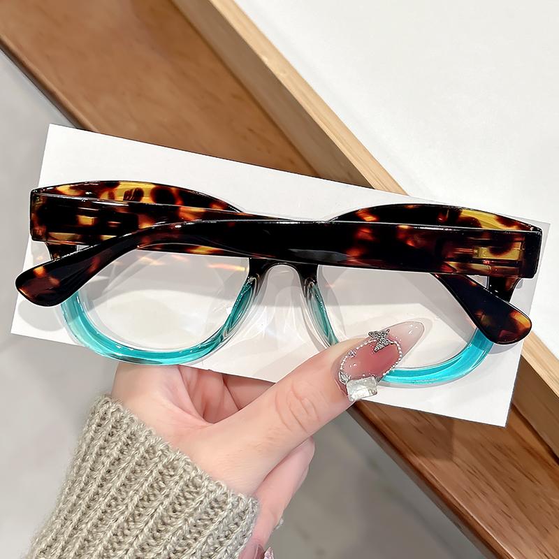 The New Teopard Print Gradient Round Reading Glasses Are Trendy and Fashionable Reading Glasses For Women