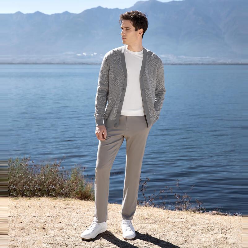 

Мужской вязаный кардиган с V-образным вырезом VICUTU L