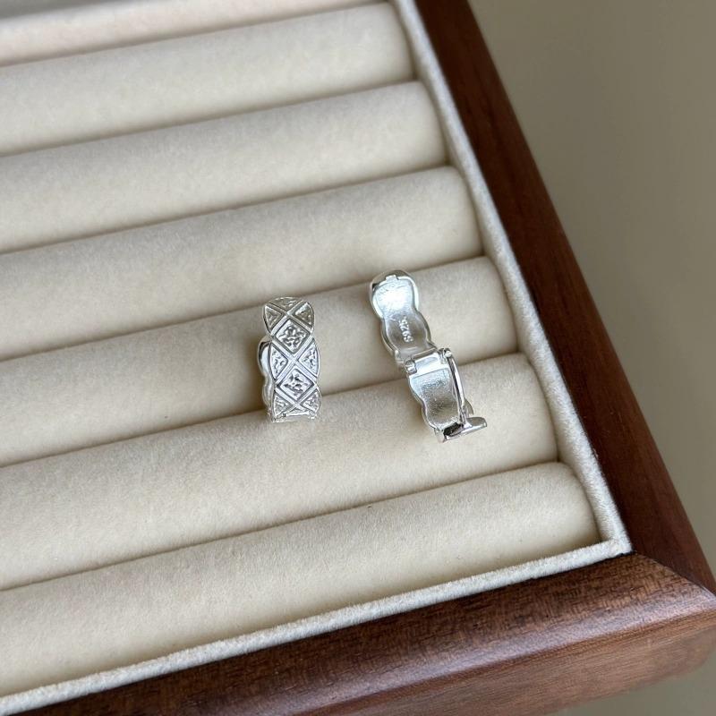 Korean Version of Fashion Rhombus Plaid Earrings Niche Retro Trend Ear Buckle Decoration for Girlfriend Qixi Festival Gift