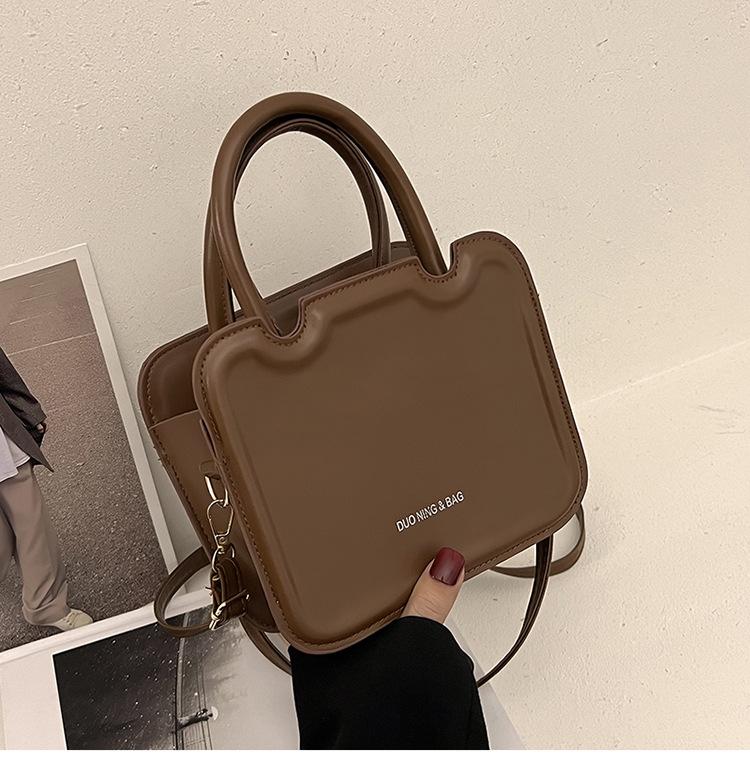 

2024 Новая женская мини-сумка Женская сумка на ремне Симпатичная сумка Kawaii коричневый