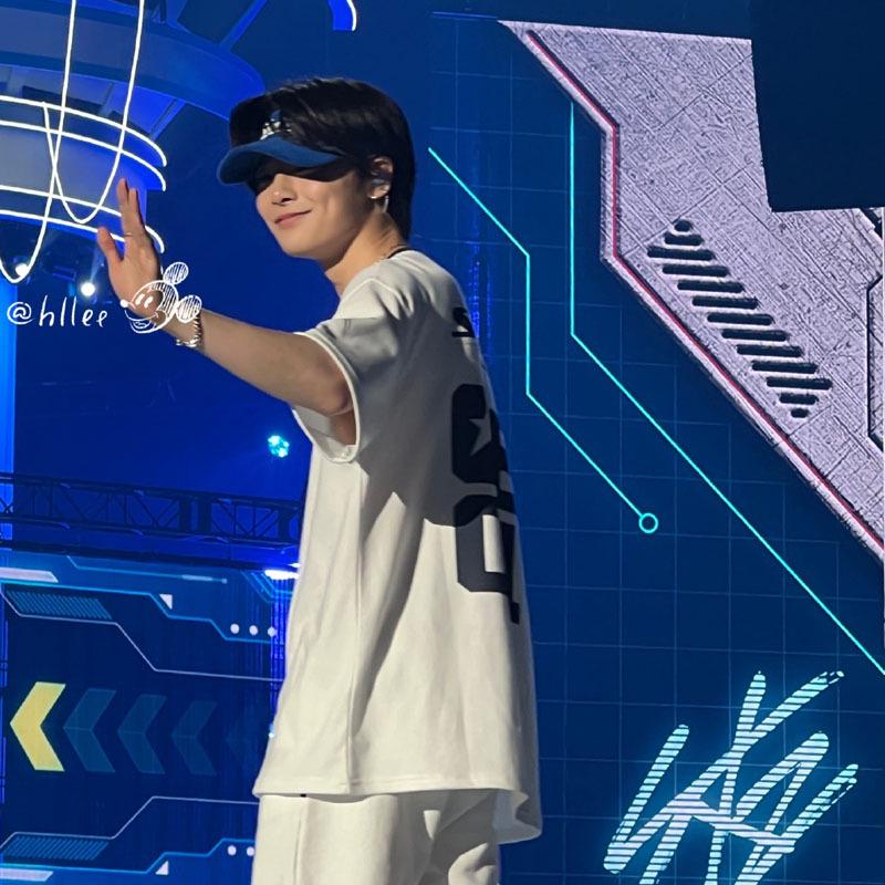 Stray Kids 2023 5STAR Concert Short Sleeve Crew Neck T-Shirt