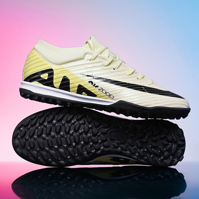 Large quantity talks about the new high-top football shoes, long nails, football shoes, broken nails, training shoes, football falcon men's models