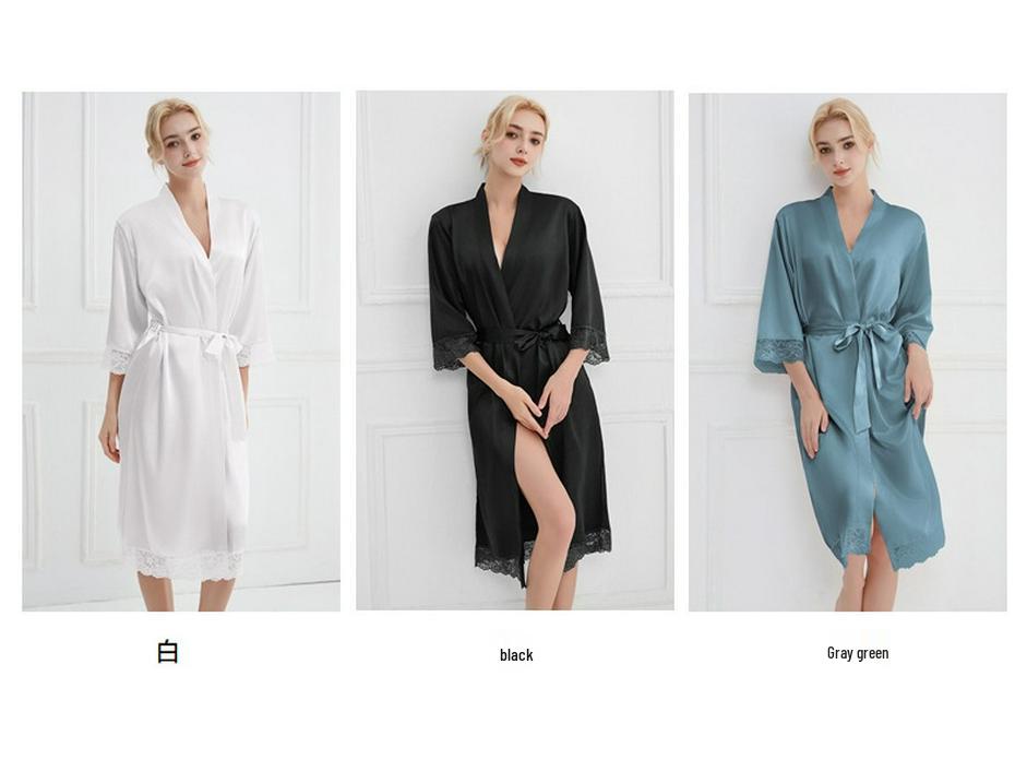 Elegantes Sommer-Bademantel mit Spitzenbesatz