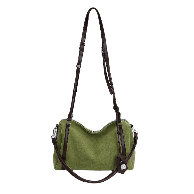 

Retro matte large-capacity portable pillow bag women s 2025 winter new versatile shoulder bag commuter messenger bag