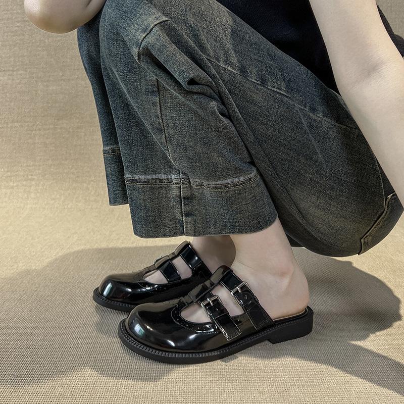 Grape mother has the same style in the summer of 2025, the new round head double buckle lazy person wears a pedal bag head Muller half slippers women