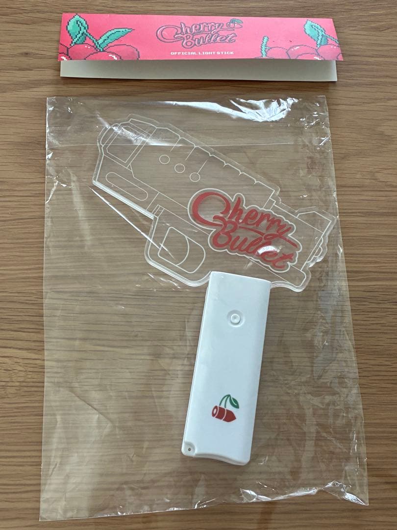 [USED] Price reduced: Cherry Bullet official light stick