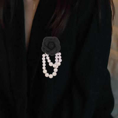 1Pcs French Leather Lapel Pin Corsage Bow Tie Accessory Black And White Plaid Bow Camellia Flower Pearl Tassel Brooch For Women