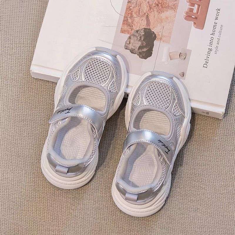 Girls bag head sandals 2025 summer new children's net shoes girls sports shoes boys hollow mesh casual shoes
