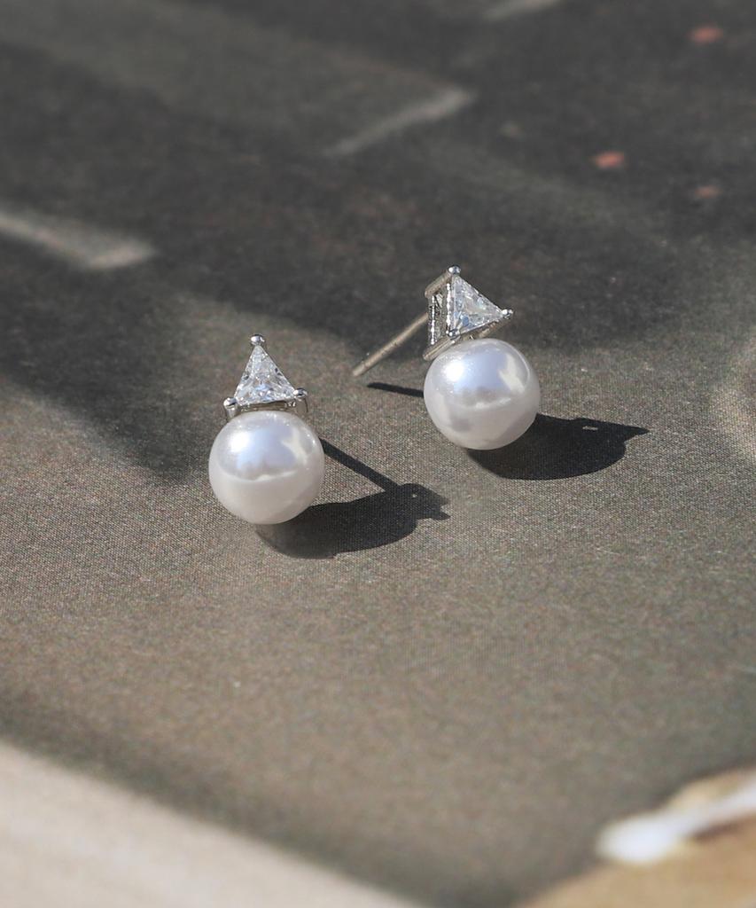 Paul Brial Tiny Pearl Earrings Pybe0280