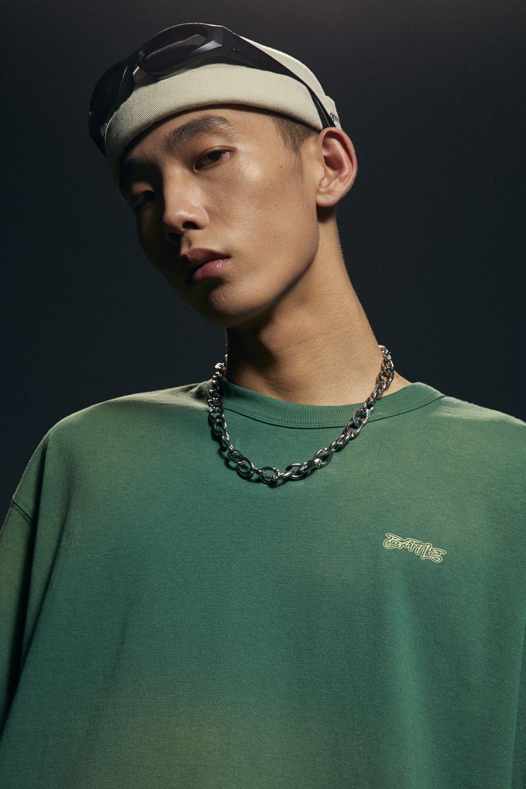 

Футболка свободного покроя с принтом HM Green battle XXL