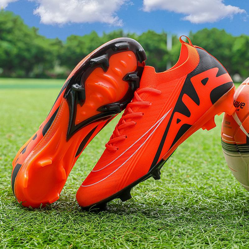 2025 quality one piece 2025 seamless fly-woven football shoes men's low-top AG spike training sneakers