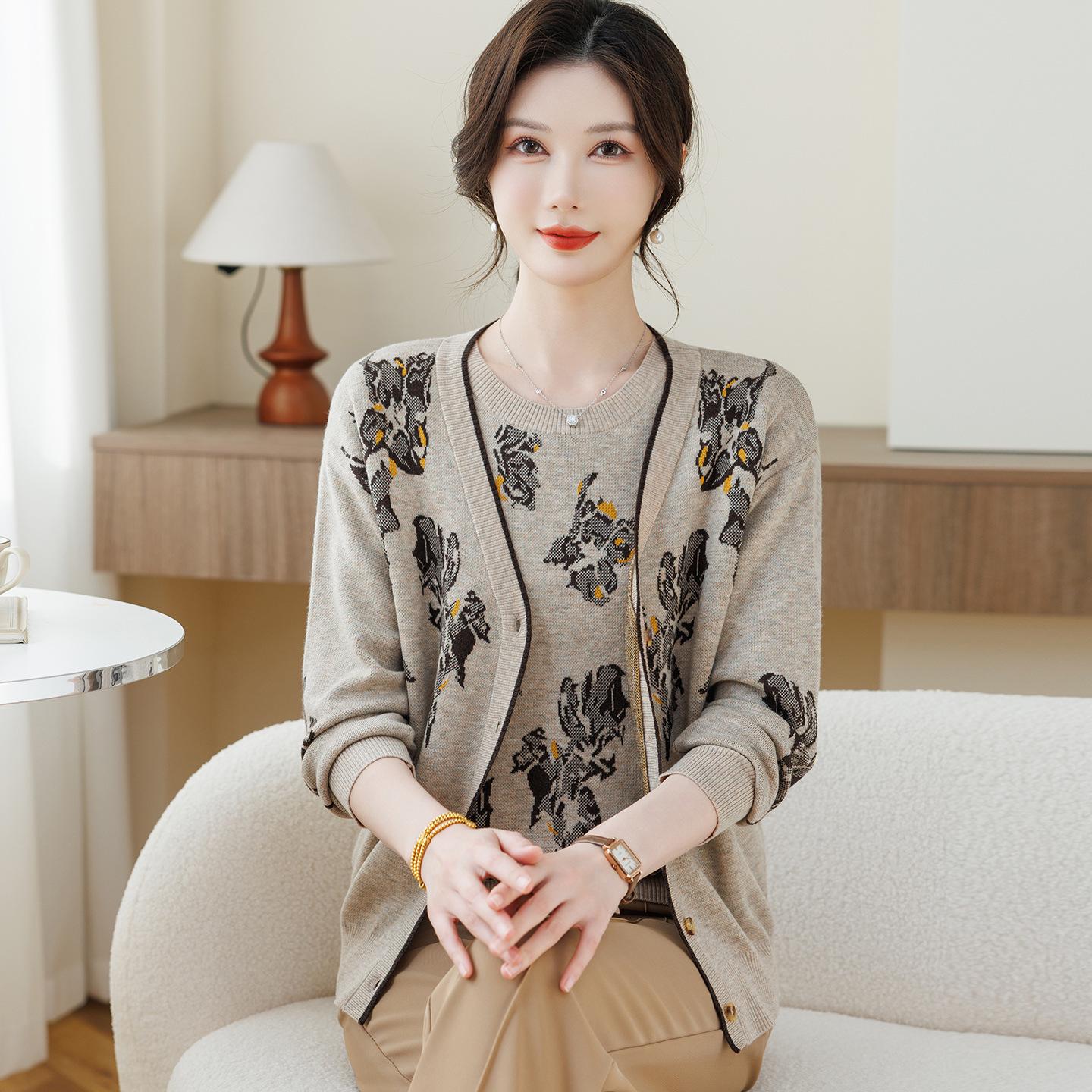 

Mom s Spring Knit Top & Wide-Leg Pants Set - Fashionable Women s Cardigan for Middle-Aged & Senior Ladies 2XL (110-125 jin)