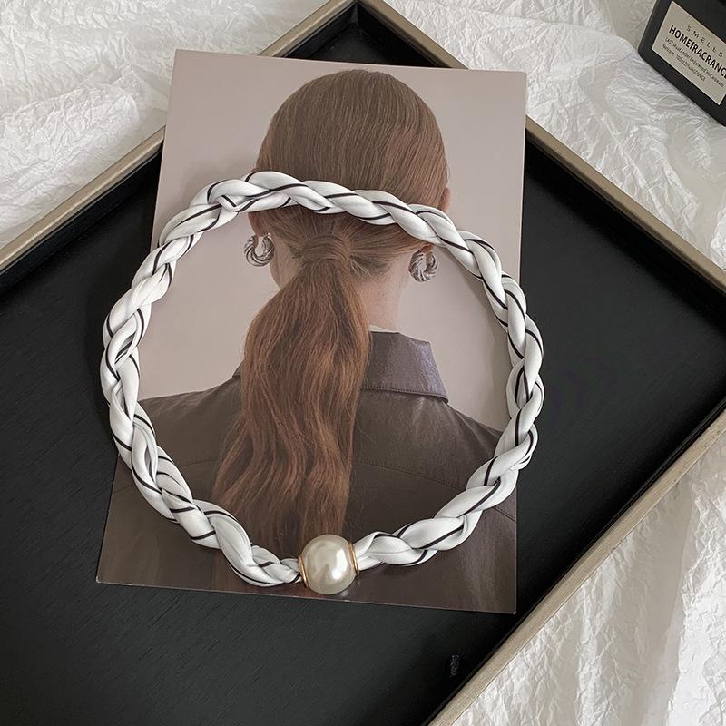 Pearl necklace twist silk scarf high-end neck protection scarf with shirt magnetic silk scarf simple scarf collarbone chain